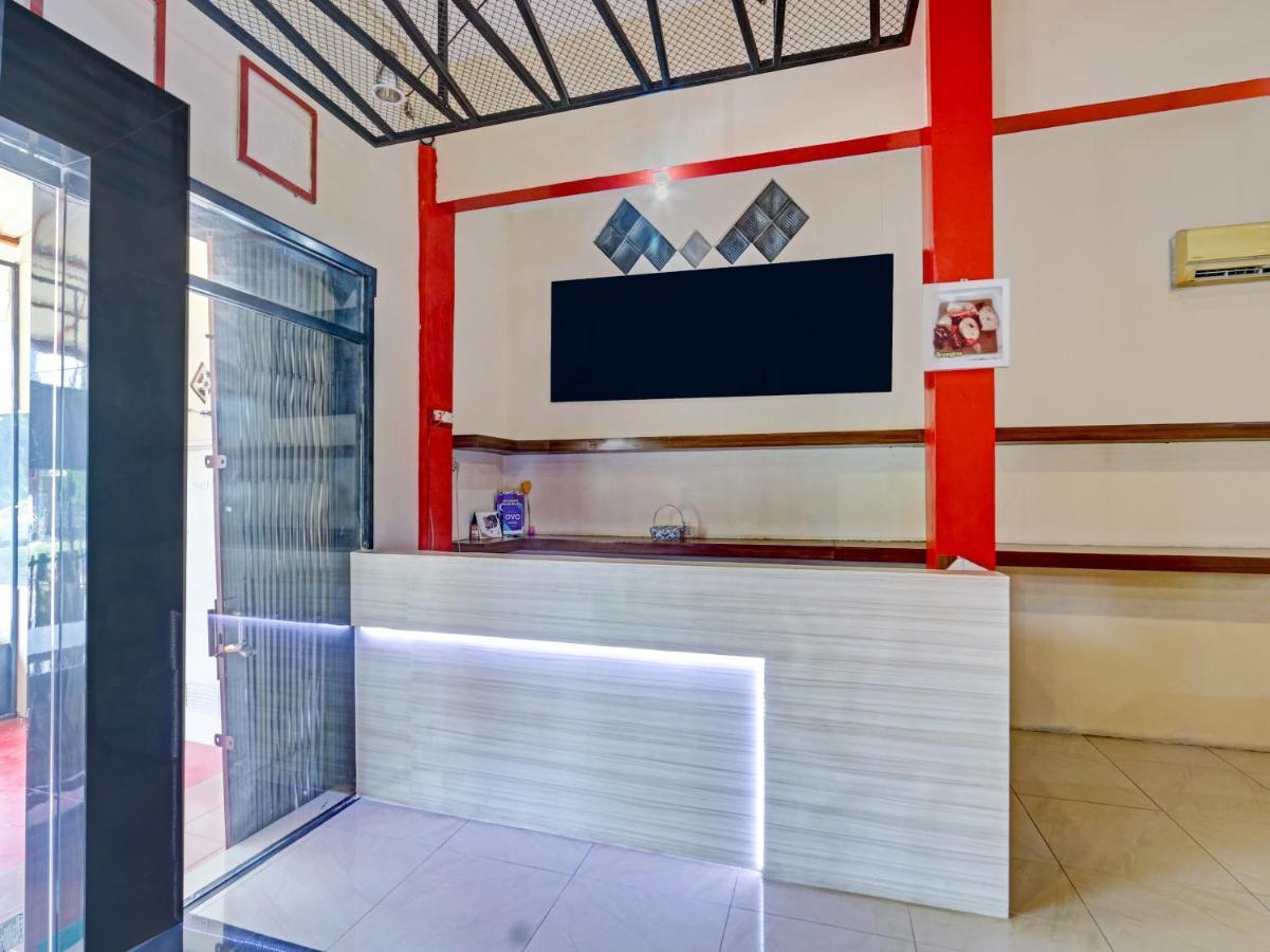 Oyo 90553 Arteri Guest House 세마랑 외부 사진