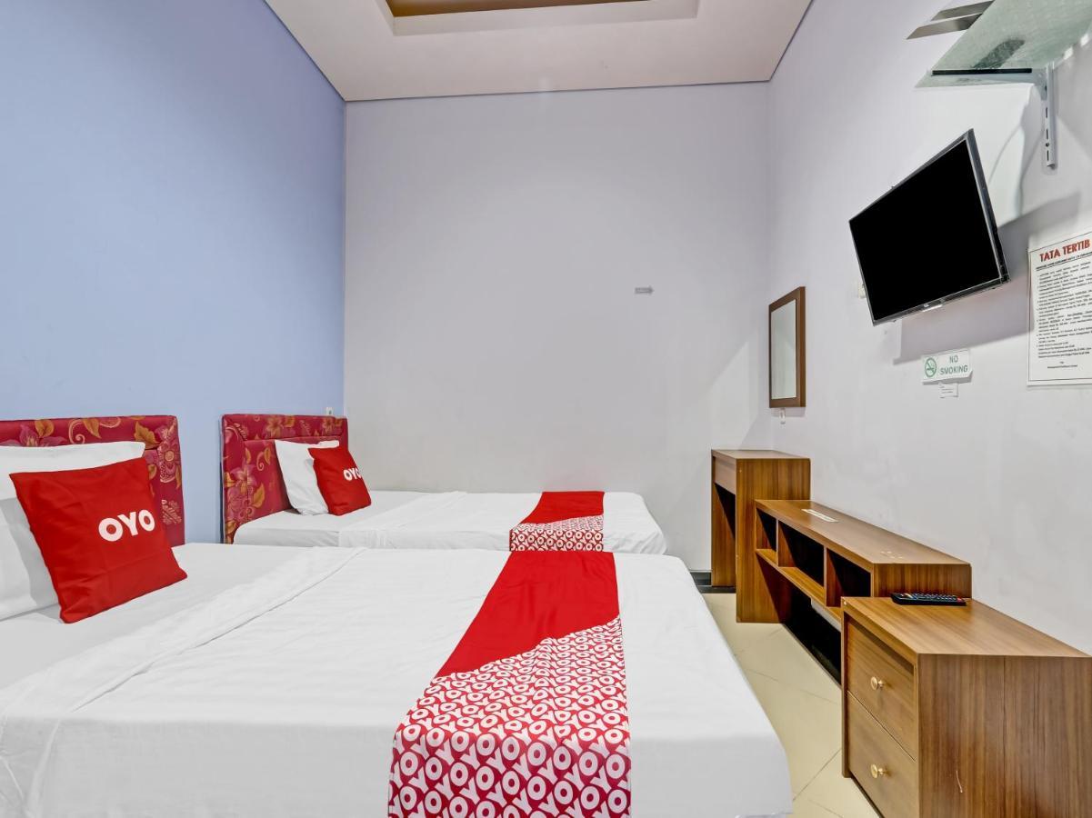 Oyo 90553 Arteri Guest House 세마랑 외부 사진