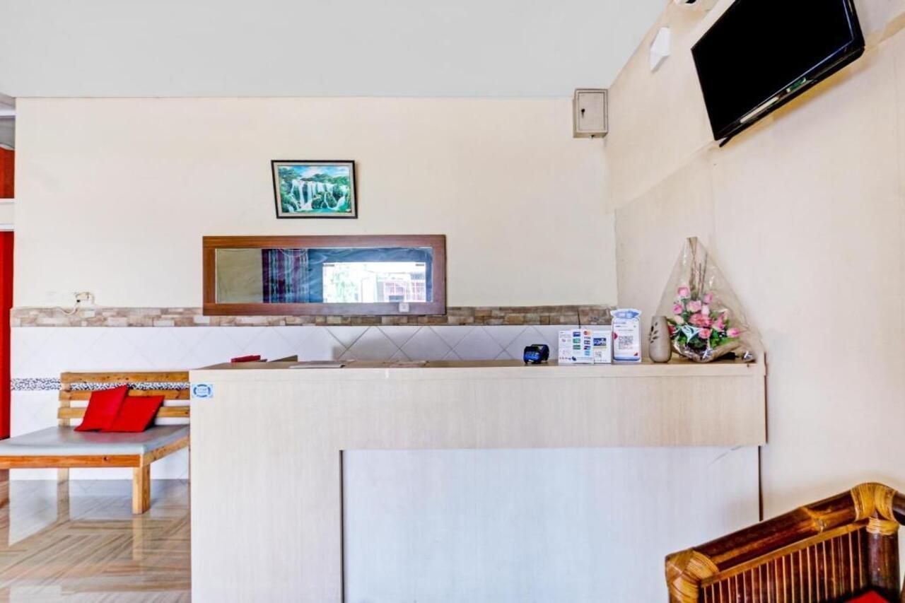 Oyo 90553 Arteri Guest House 세마랑 외부 사진