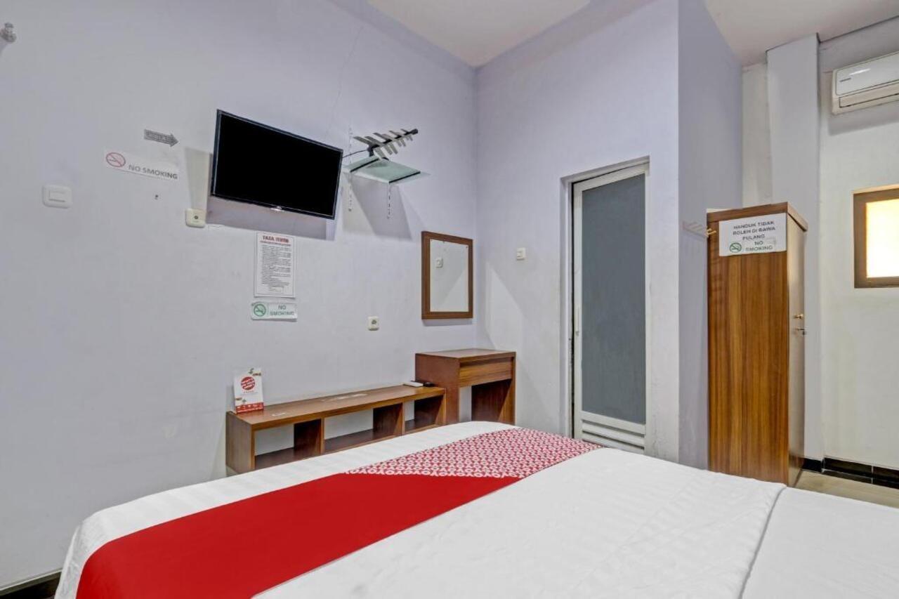 Oyo 90553 Arteri Guest House 세마랑 외부 사진